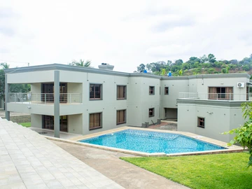 6 Bedroom House