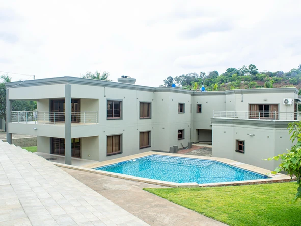 6 Bedroom House