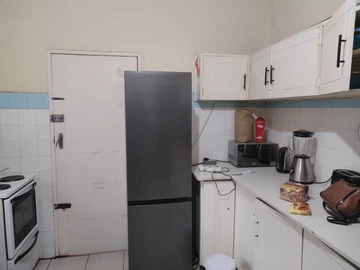 2 Bedroom Flat & Apartment