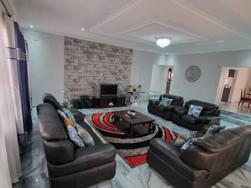 5 Bedroom House