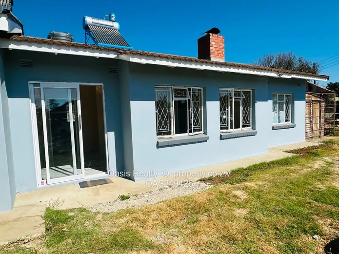 Conveniently Located Semi-detached 3 Beds Home For Rent