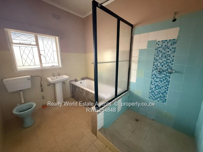 Paddonhurst House to Rent