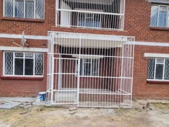 3 Bedroom Flat & Apartment