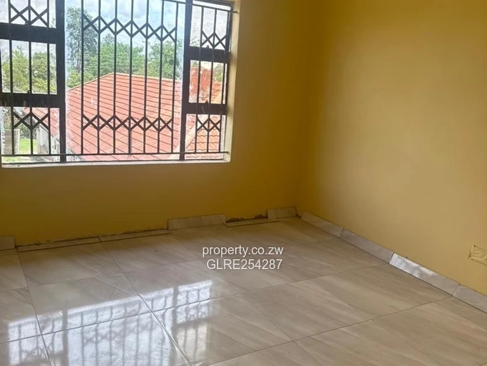 Bright 3-Bed Mabelreign Flat 
