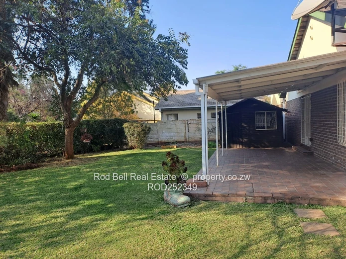 Neat 3-bedroom townhouse in well-established complex
