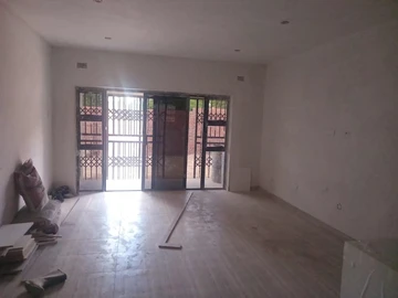 3 Bedroom Flat & Apartment