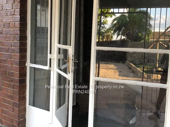  4-Bed House to Rent in Glen View 7