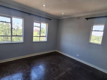 2 Bedroom Flat & Apartment