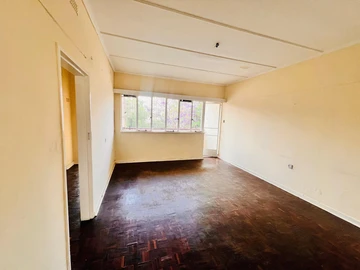 2 Bedroom Flat & Apartment