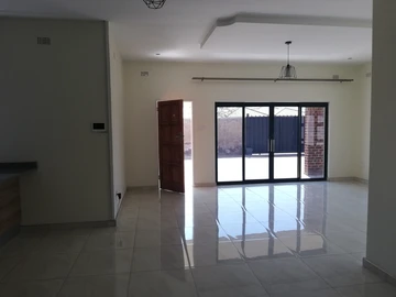 3 Bedroom Flat & Apartment