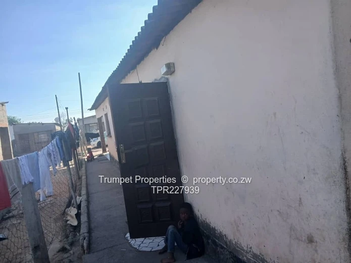 **Cozy 3-Bedroom House in Mkoba, Gweru – Perfect for Families!**