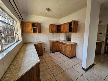 3 Bedroom Garden Flat