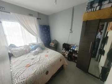 3 Bedroom Flat & Apartment