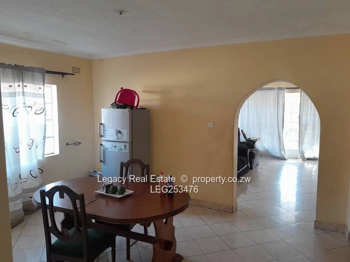 Zimre Park 5-Bed Home with Borehole, Garage & Driveway (Sole Mandate)
