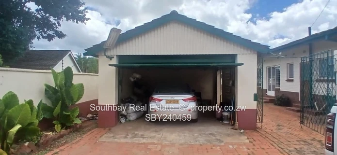 Alex Park commercial property to let