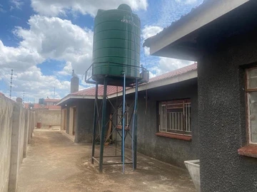 Spacious 5-Bedroom Family Home with Borehole in Mabelreign, Harare