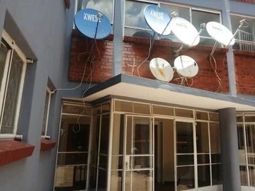 2 Bedroom Flat & Apartment