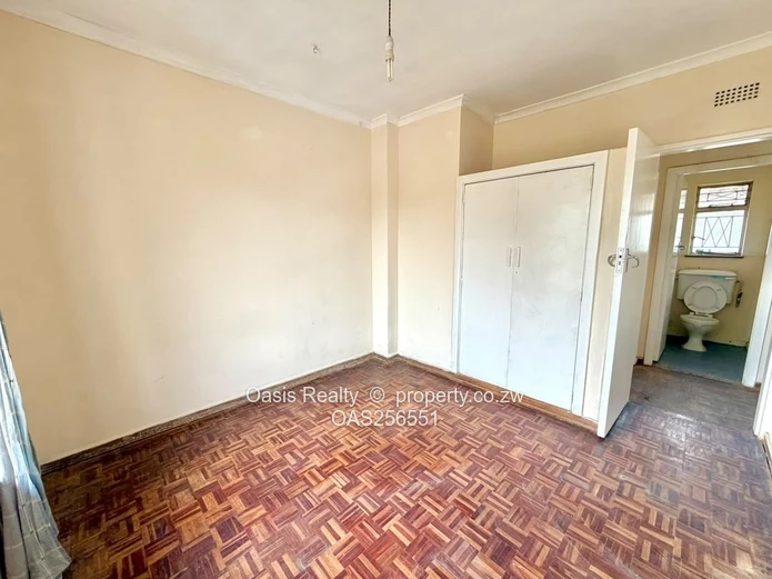 Conveniently Located Braeside House For Rent 