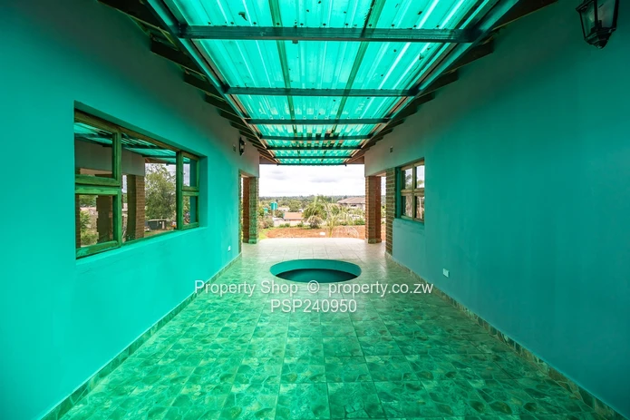 Mansion In A Well Established Surburb