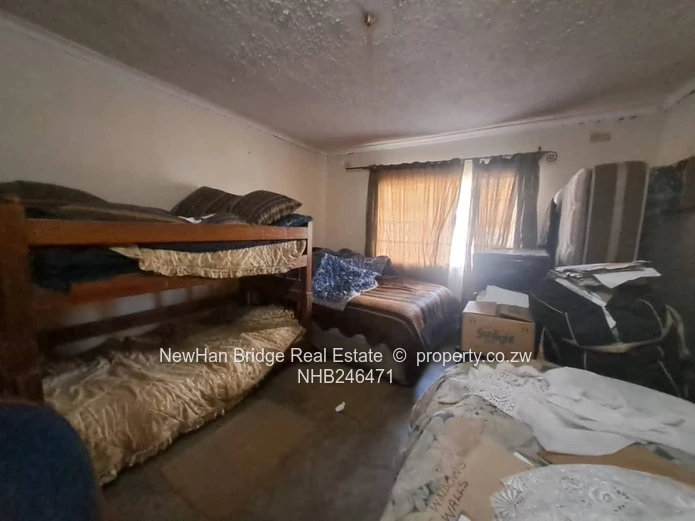 Borrowdale 4-Bed Home with Cottage on 1534m² Stand with Borehole