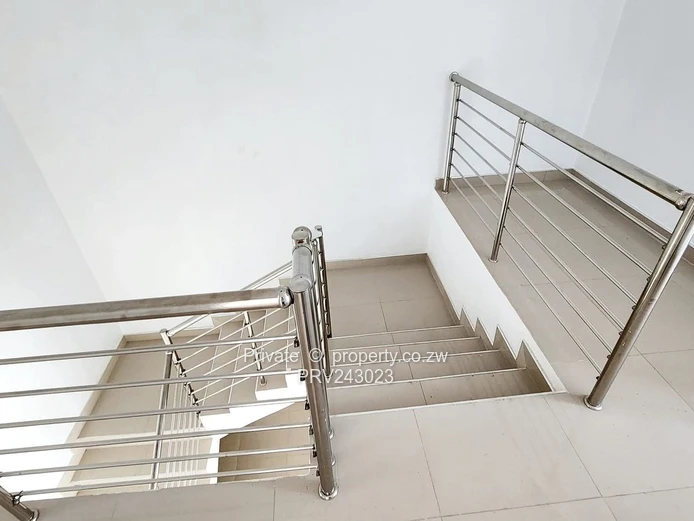 Neat newly built duplex cluster home to let 