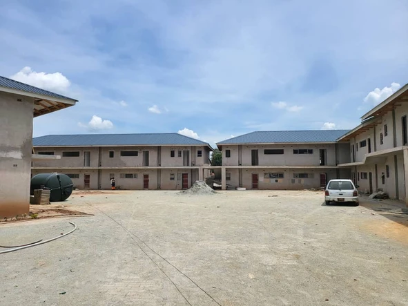 2 Bedroom Flat & Apartment