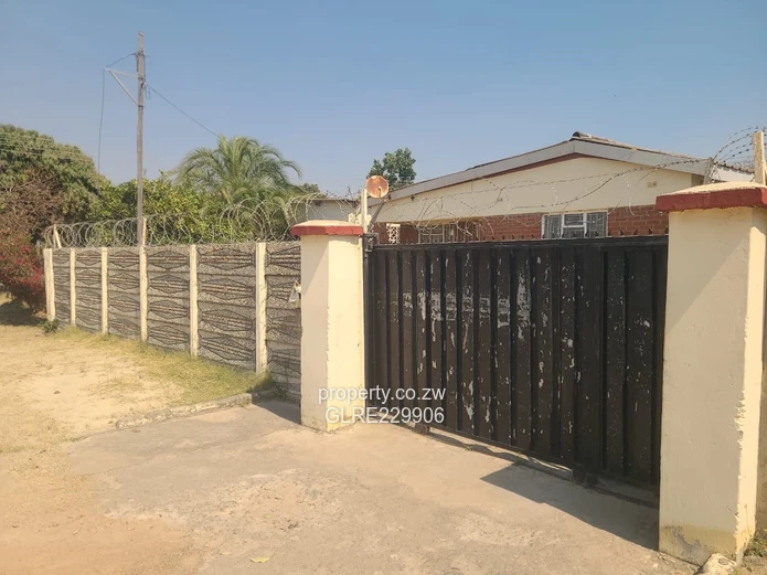Chitungwiza Unit J House For Sale
