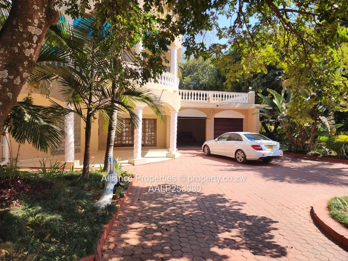 Massive, lovely 6 bed home in Borrowdale