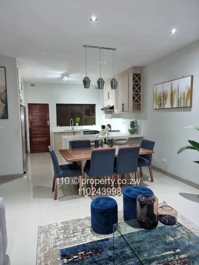 Townhouse to rent in Greencroft 