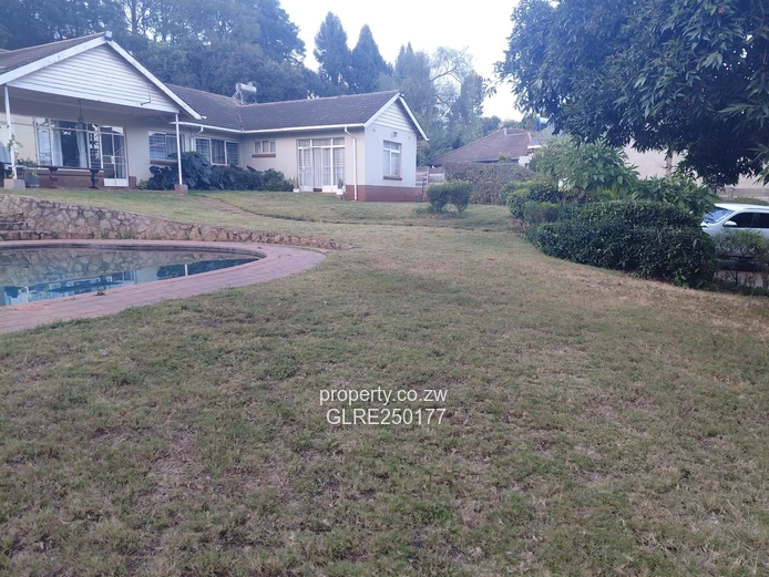 Single-Storey 10-Bed Mount Pleasant Bungalow w/ Pool