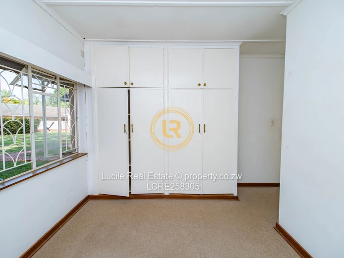 Spacious 5-Bedroom Home In Alexander Park