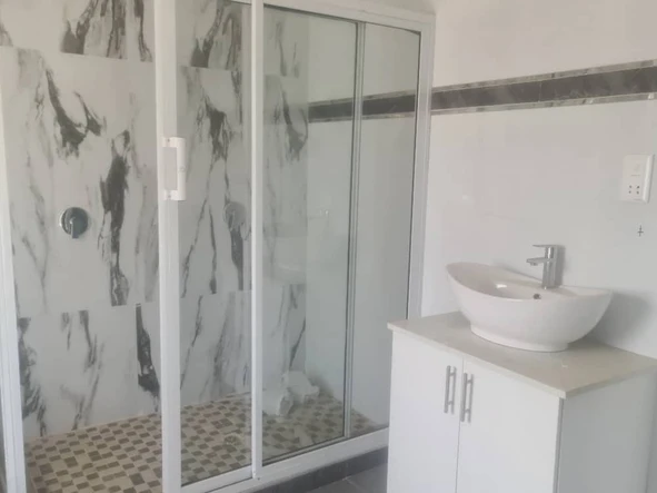 5 Bedroom Garden Flat