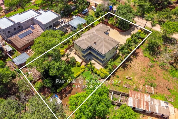 6 Bedroom Double Storey With a Prolific Borehole