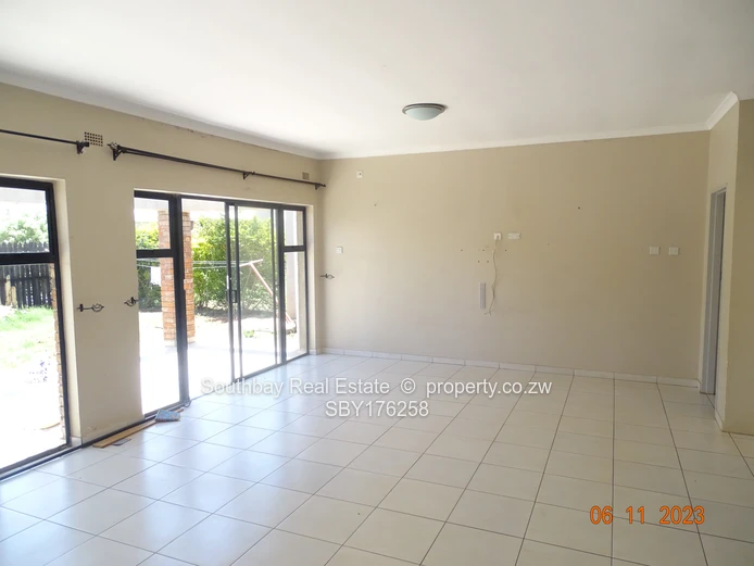 Elizabeth Windsor Gardens,3bed Garden Flat to let