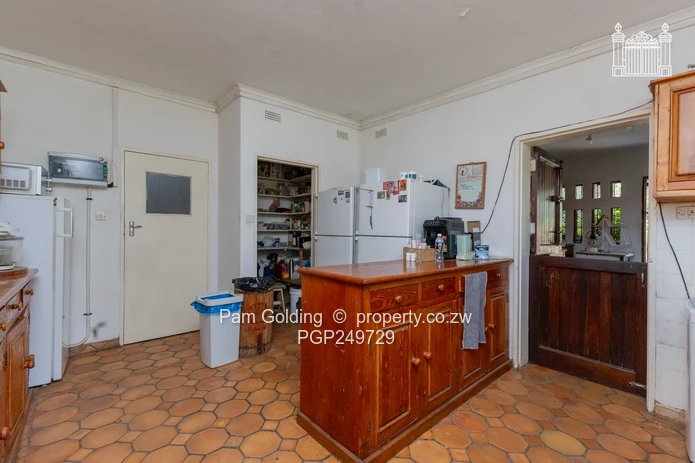 Glen Lorne Family Home Set Amongst Mature Trees and Established Gardens 