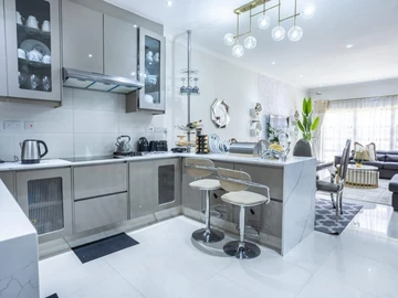 3 Bedroom Flat & Apartment