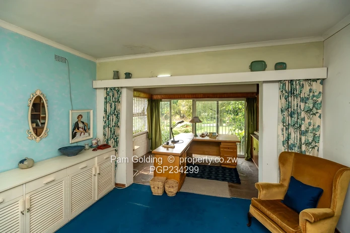 Spacious Family Home on Prime Rolf Valley Acreage (Sole Mandate)