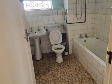 2 Bedroom Flat & Apartment