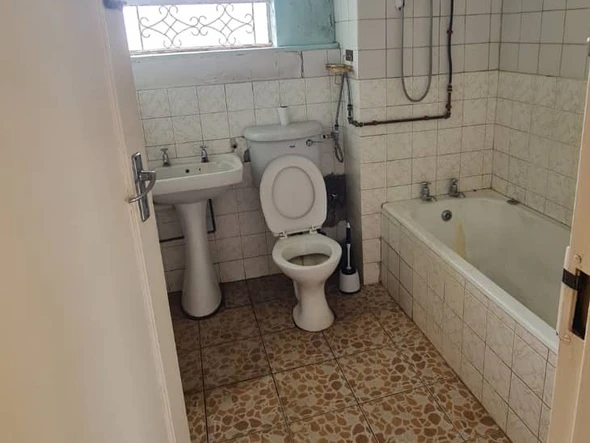 2 Bedroom Flat & Apartment