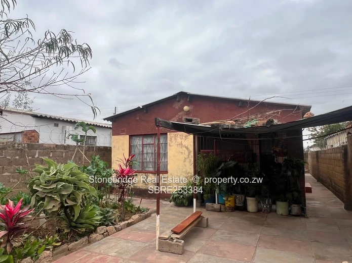 4 Bedroom House in Cowdray Park For Sale