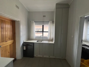 3 Bedroom Garden Flat