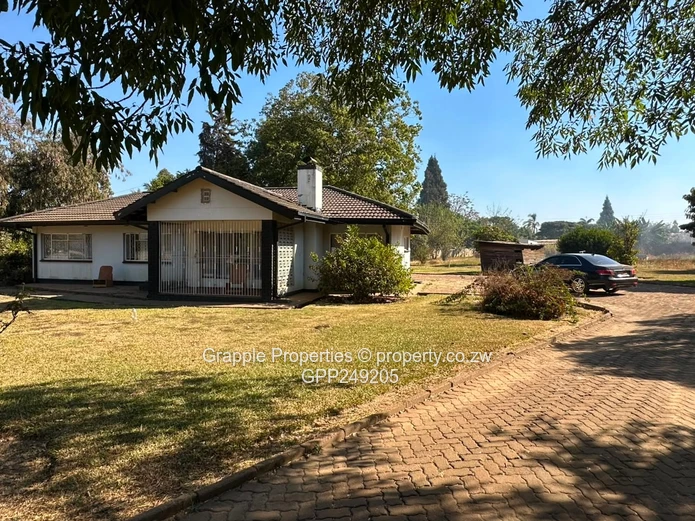 Spacious 4-Bed Home with Borehole on 2000 m² – Bluff Hill, Harare West