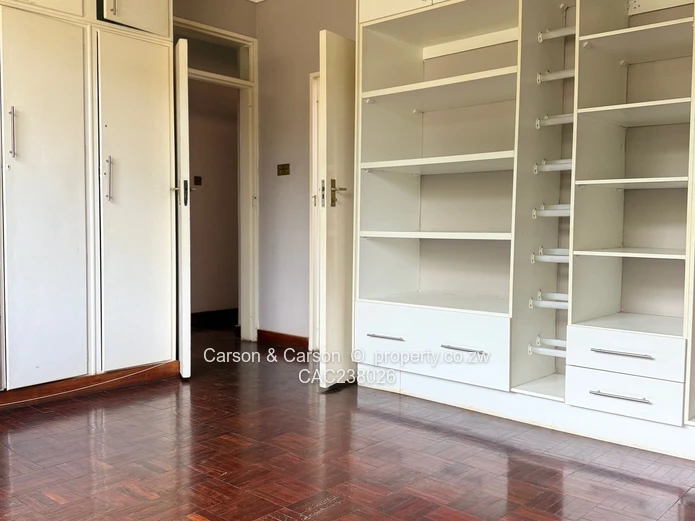 Upper Aves. Elegant 3 Bed. Apart.