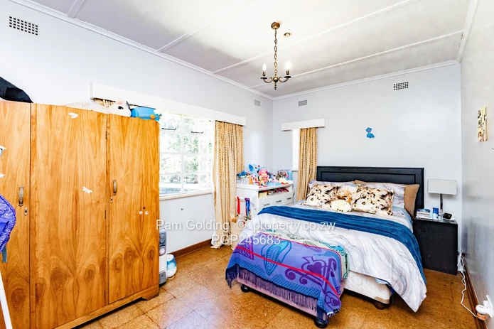Charming Double-Storey Residence in Alexandra Park For Sale (Sole Mandate)