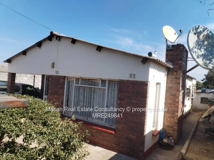 3-Bedroom Home ,Nkulumane 12 FOR SALE