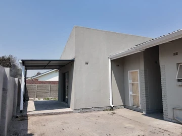 3 Bedroom Flat & Apartment