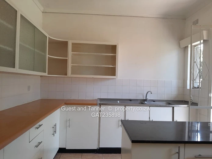 3 Bedroom House for Rent in Hatfield - Rates included