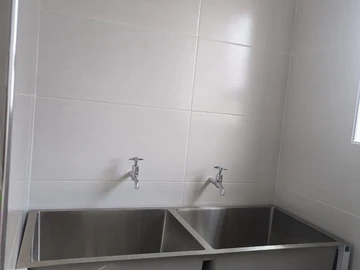 4 Bedroom Flat & Apartment