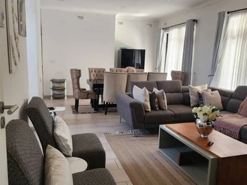 3 Bedroom Flat & Apartment