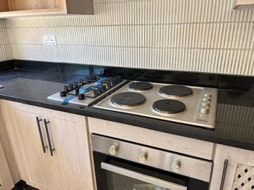 3 Bedroom Flat & Apartment